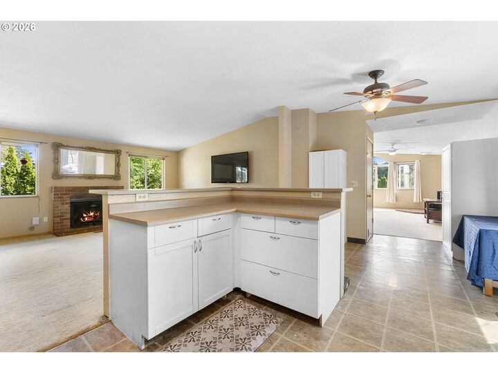 Property Photo: 1837 SE Jo Ct OR 97267
