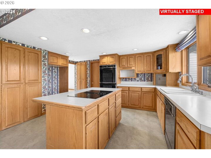 Property Photo:  10755 SE 92nd Ave  OR 97086 