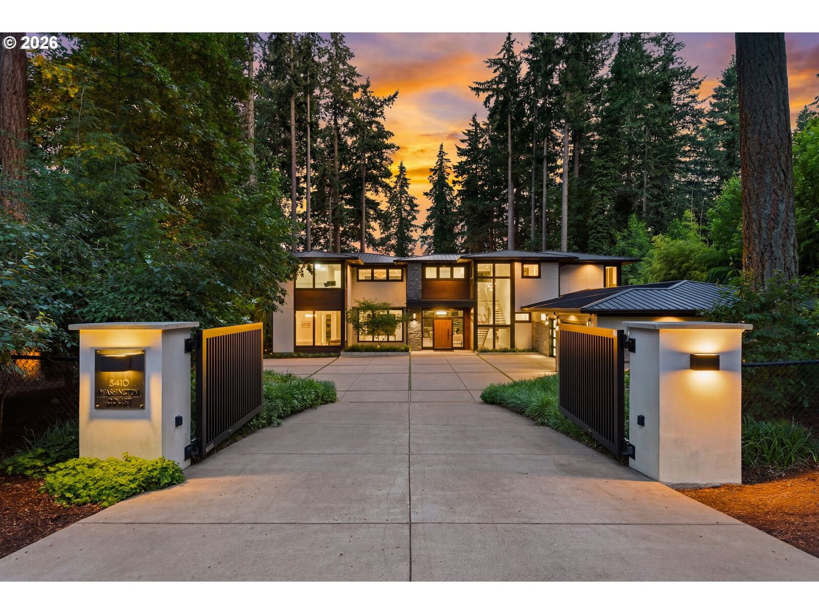Property Photo:  5410 Washington Ct  OR 97035 