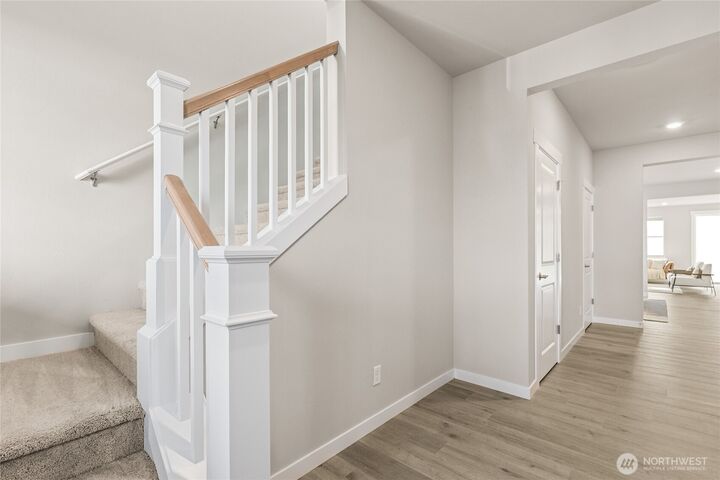 Property Photo: 1165 Clearwater Way SE 18 WA 98045