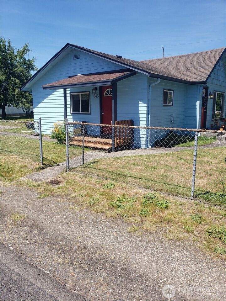 Property Photo: 845 SW 3rd. Avenue WA 98611