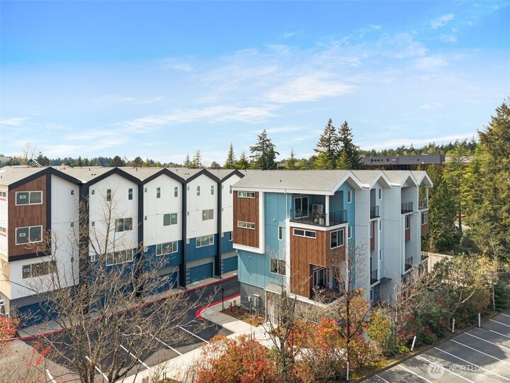 Property Photo:  16015 SE 31st Lane  WA 98008 