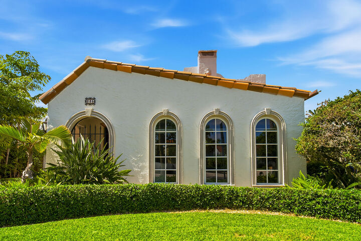 Property Photo: 235 Nottingham Boulevard FL 33405