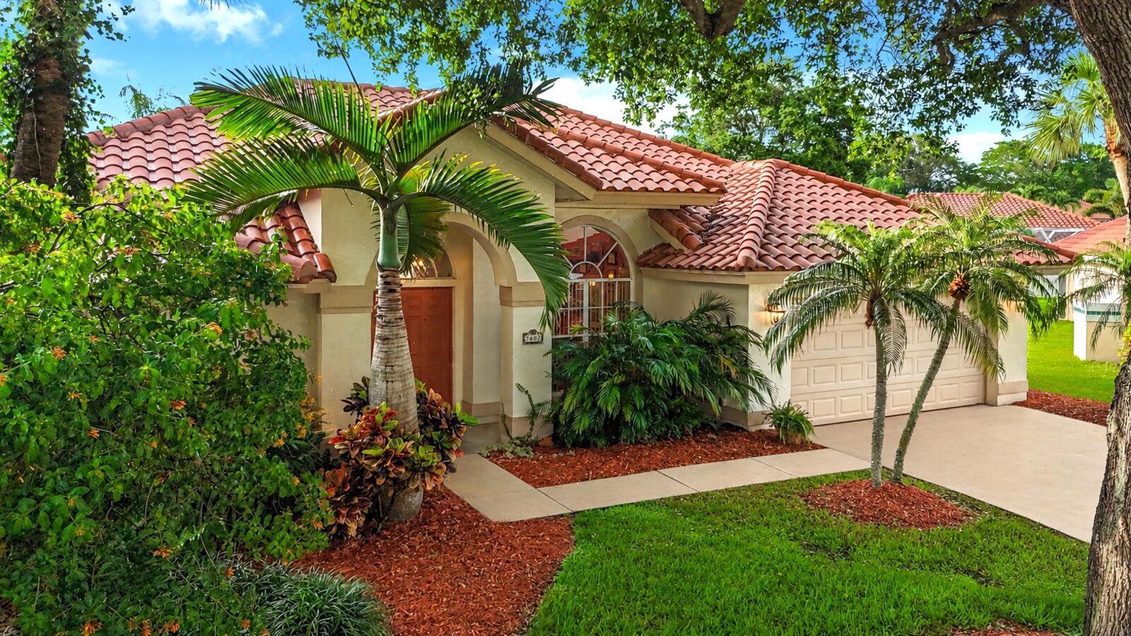 Property Photo: 7607 Monclair Court FL 33467