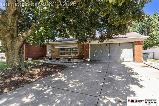 Property Photo:  14000 Warner Court  MI 48154 