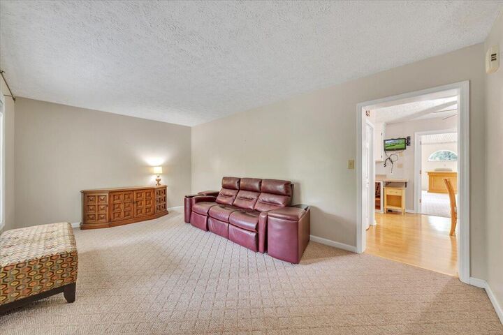 Property Photo:  420 Juniper Rd  VA 24101 