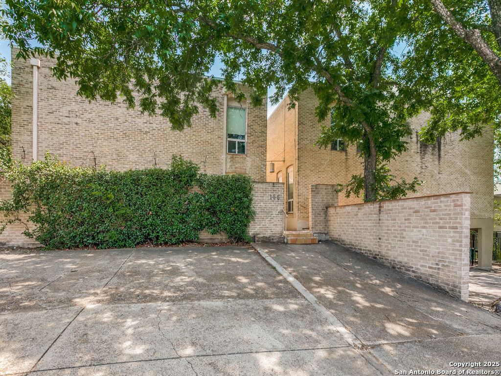 Property Photo:  166 Elizabeth Rd C  TX 78209 