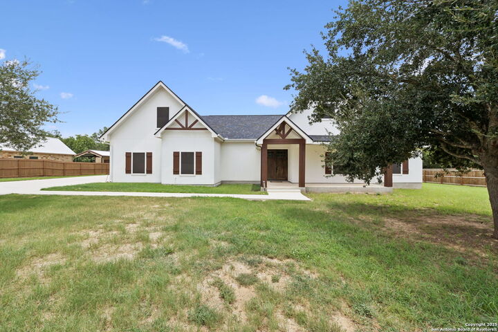 Property Photo:  177 E Short Meadow Dr  TX 78052 