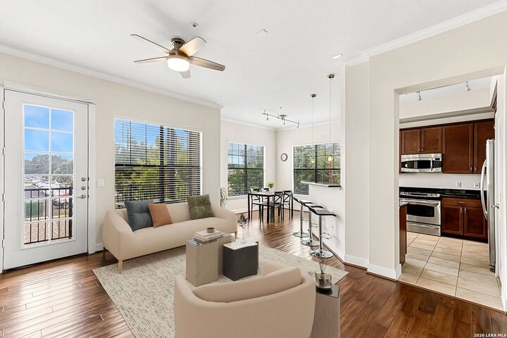 Property Photo:  7342 Oak Manor 7301  TX 78229 