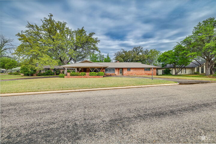 Property Photo:  2504 Douglas Drive  TX 76904 