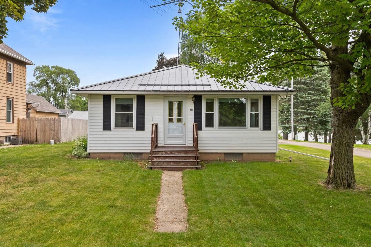 Property Photo:  137 S Vine Street  WI 53939 
