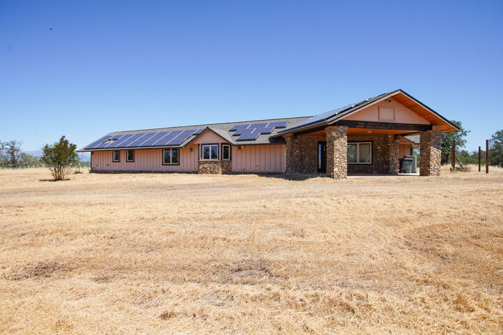 Property Photo:  18490 Gas Point Road  CA 96022 