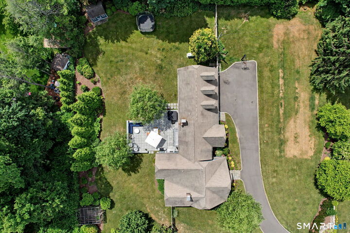 Property Photo:  18 West Meadow Road  CT 06897 