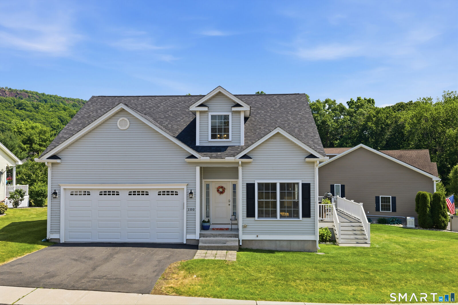 Property Photo: 100 Silver Island Way CT 06037