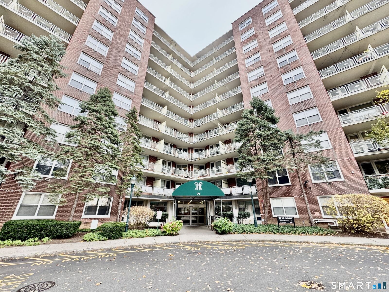 Property Photo:  71 Strawberry Hill Avenue 421  CT 06902 