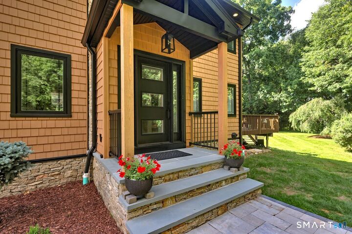 Property Photo:  264 Soundview Avenue  CT 06484 