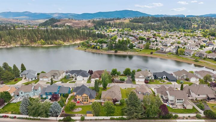 Property Photo: 522 S Shelley Lake Ln WA 99037