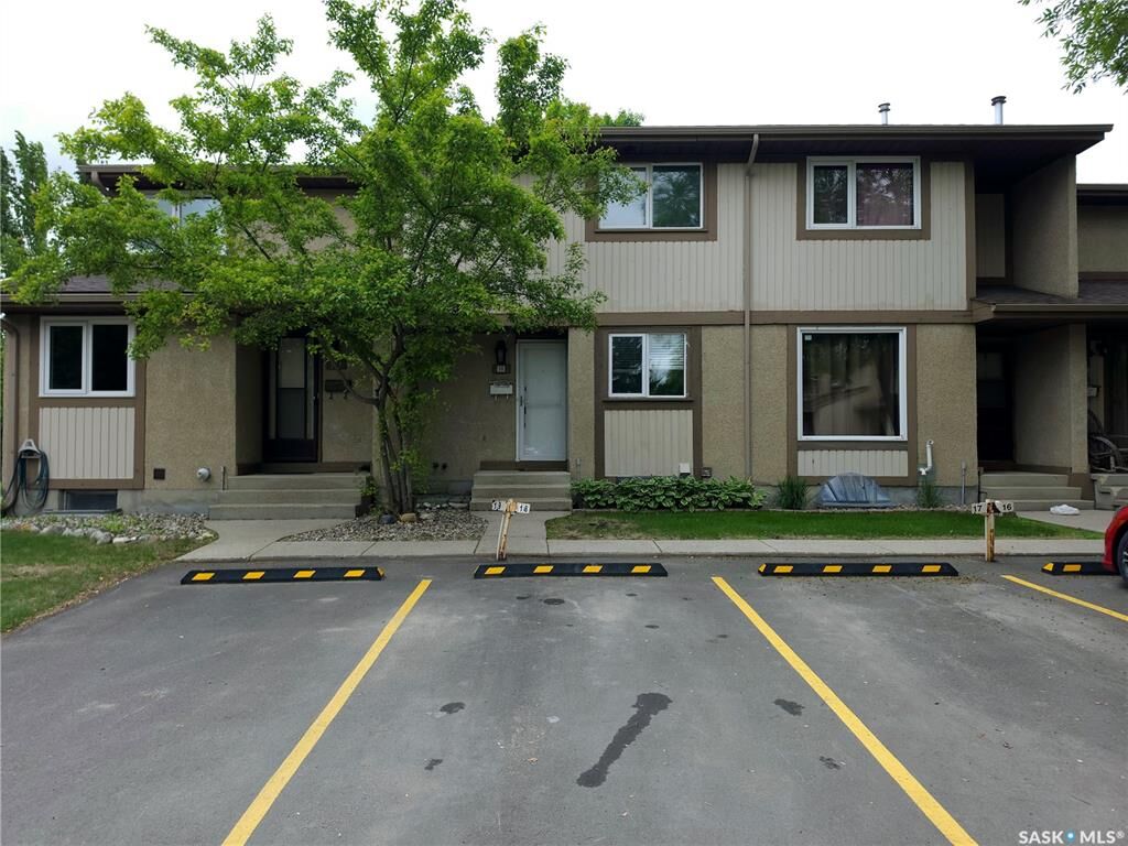 Property Photo:  1128 McKercher Drive 18  SK S7H 4Y7 