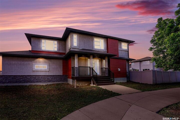 5460 McKenna Crescent — photo 1