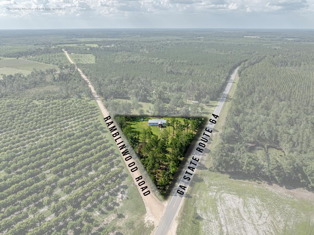 Property Photo: 1740 Ramblinwood Road GA 31645