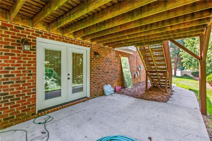 Property Photo: 4480 Lochurst Drive NC 27040