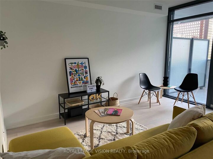Property Photo: 25 Richmond Street 1806 ON M5C 0A6