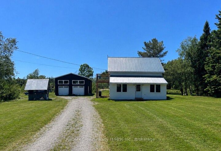 5 20th Side Road — photo 1
