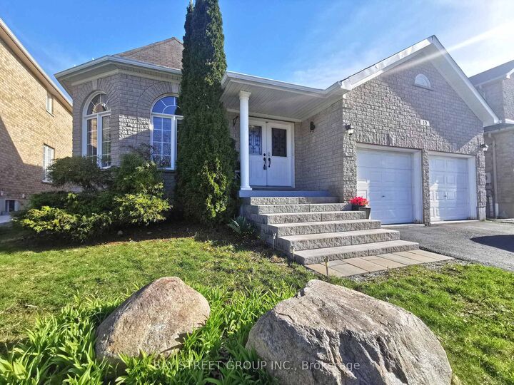 Property Photo: 19 Falcon Crescent ON L4N 0Y9