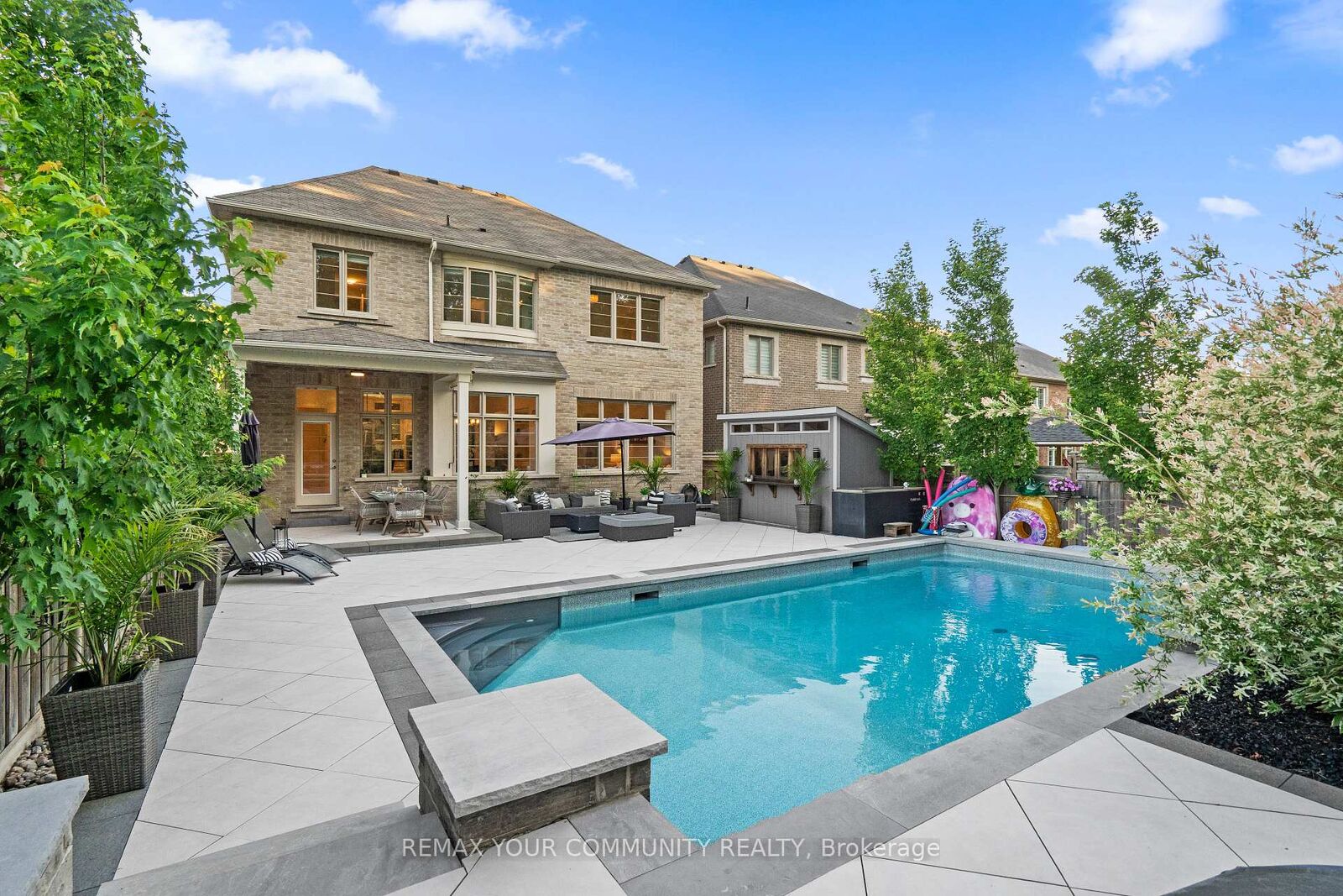 Property Photo: 106 Forest Grove Court ON L4G 3G4
