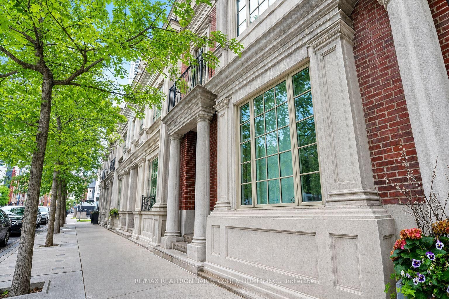 Property Photo: 117 Scollard Street ON M5R 1G4