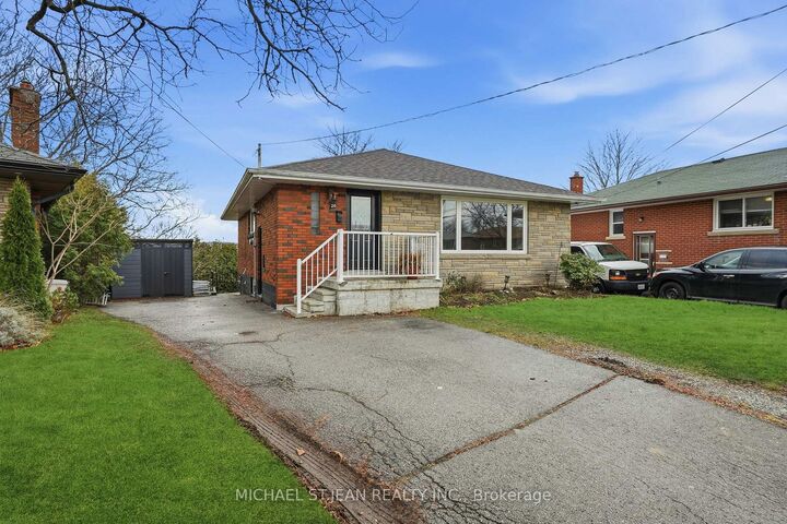 Property Photo: 20 Nelligan Place ON L8K 4X7