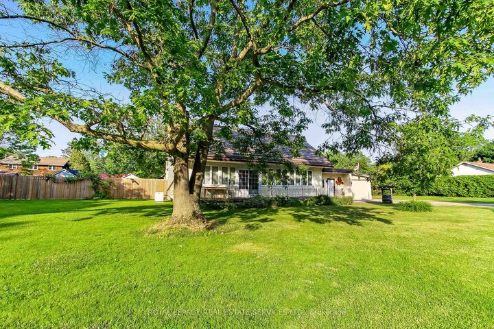 Property Photo: 20 Bayview Avenue ON N0E 1P0