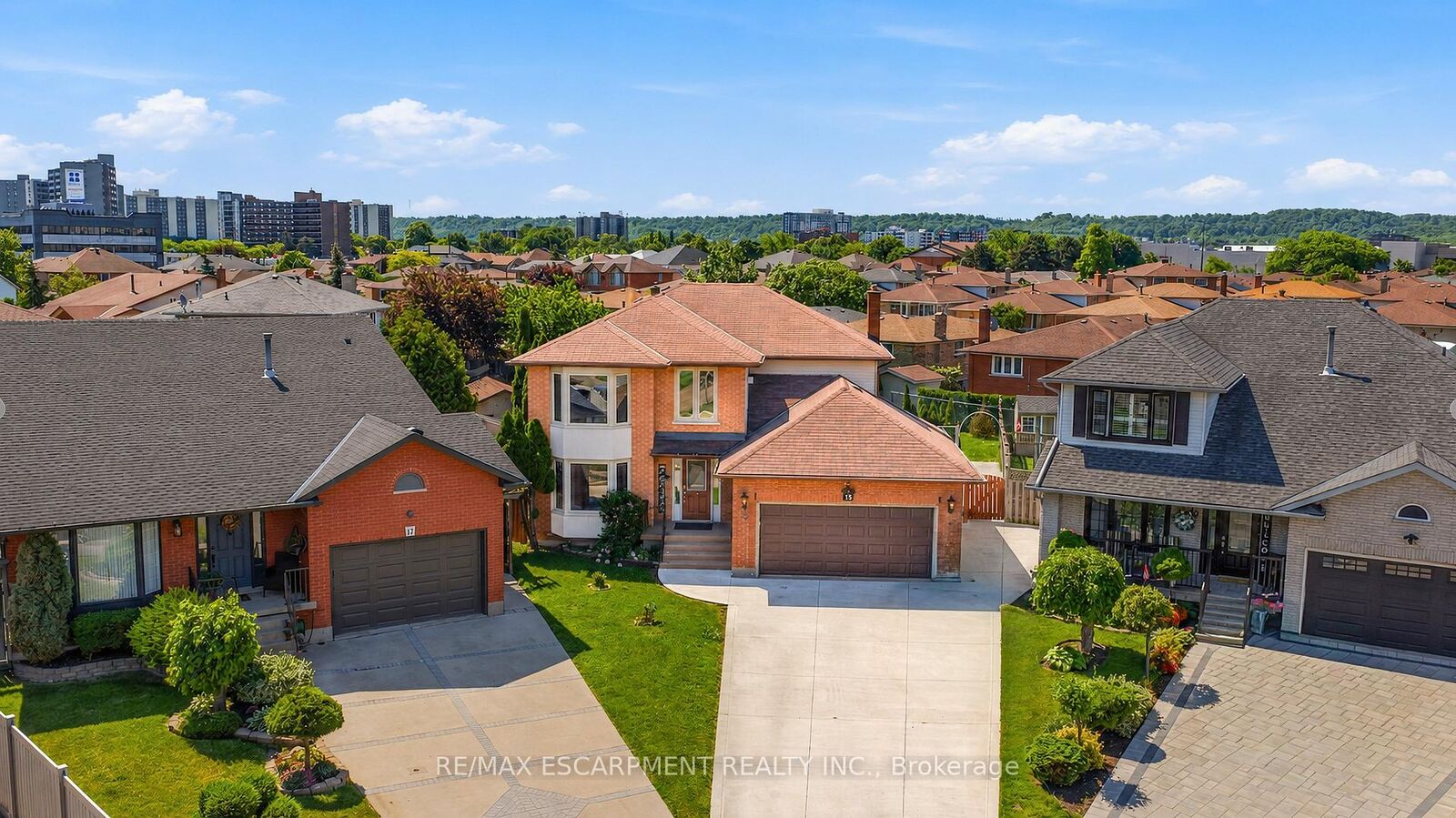 Property Photo: 15 Talia Court ON L6E 4X8