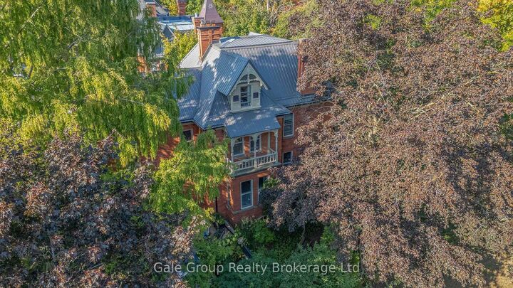Property Photo: 105 Vansittart Avenue ON N4S 6E5