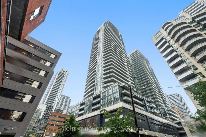 Property Photo:  89 Dunfield Avenue 2306  ON M4S 0A4 