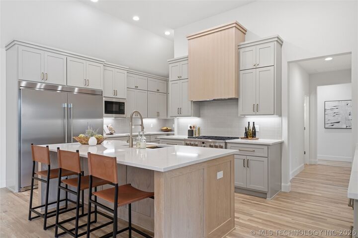 Property Photo: 2714 Hickory Ridge Drive OK 74066