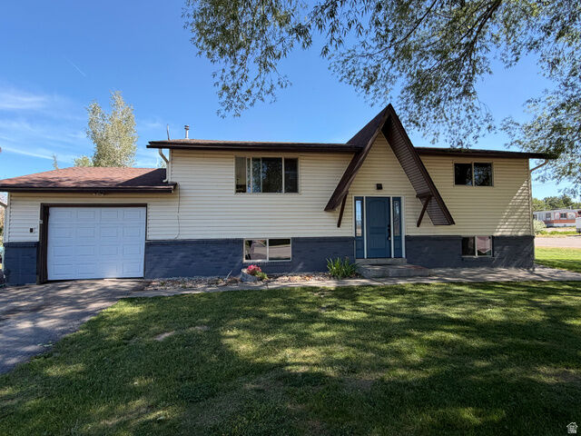 Property Photo:  91 E 4th S  ID 83276 