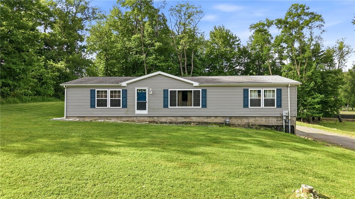 Property Photo:  3417 Hubbard-Middlesex Rd  PA 16159 