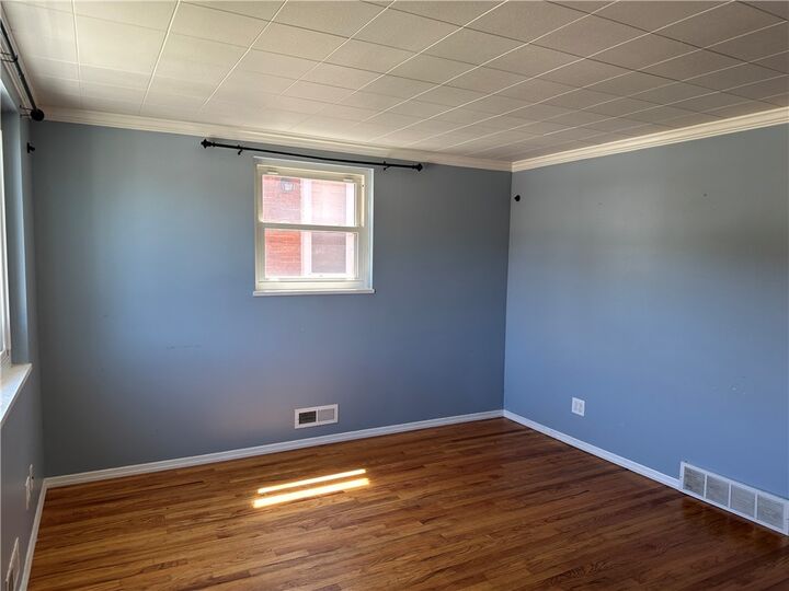 Property Photo:  116 Knox St  PA 15017 
