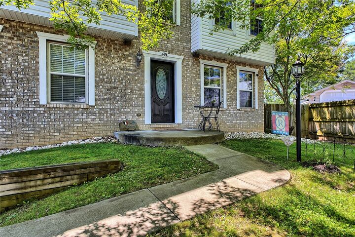 Property Photo: 415 Crossbow Dr PA 15672
