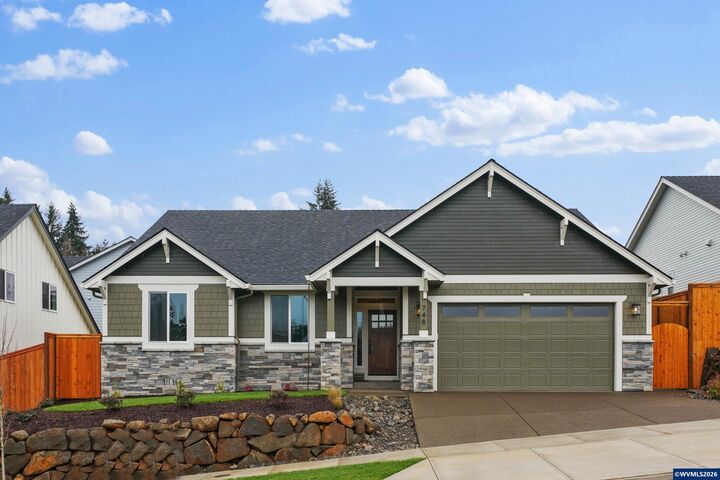 Property Photo: 747 Emily Grace Ln SE OR 97306