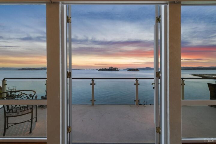 Property Photo: 187 Oak Drive CA 94901