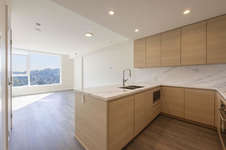 Property Photo: 308 Morrissey Road 1903 BC V3H 0M2