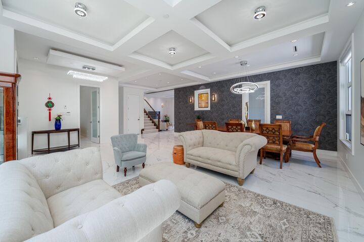 Property Photo: 2277 E 28th Avenue BC V5N 2Y3