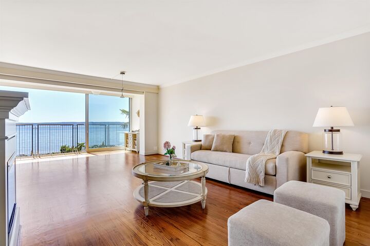 Property Photo: 150 24 Street 107 BC V7V 4G8