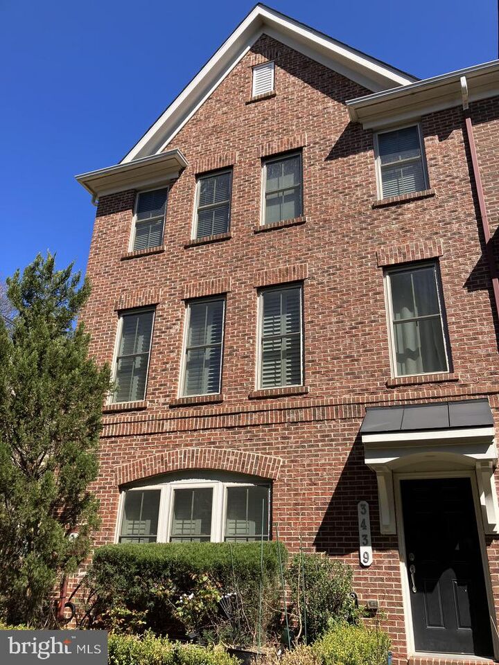 Property Photo: 3439 S Kemper Road VA 22206