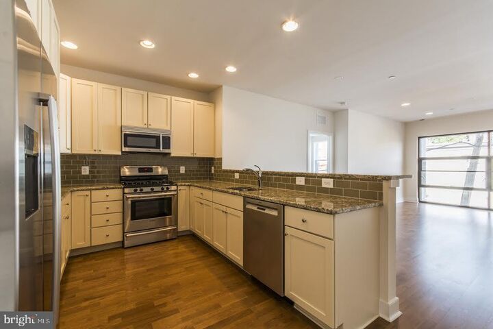 Property Photo:  600 S 24th Street 213  PA 19146 