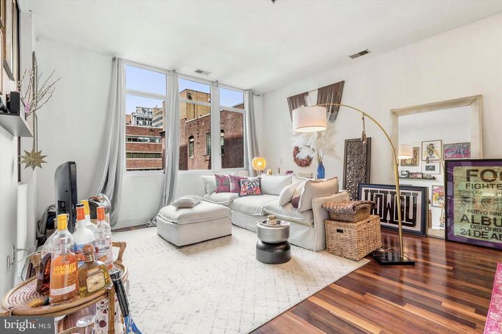 Property Photo:  1101 Locust Street 6K  PA 19107 