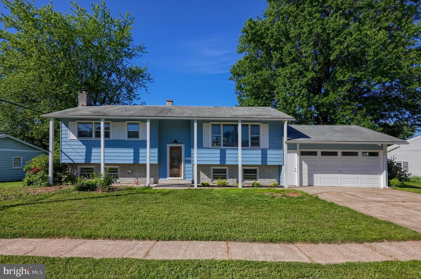 Property Photo:  8 Heathglen Road  PA 17057 