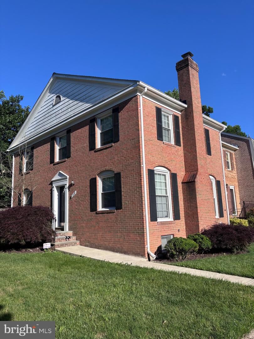 Property Photo: 7018 Bradwood Court VA 22151